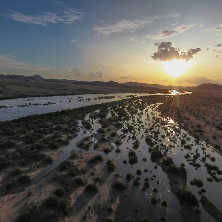 Sandfontein Lodge & Nature Reserve Экстерьер фото